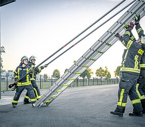 3-section rope ladder with supports DIN EN 1147 photoluminescent | © MUNK GmbH