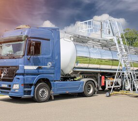 Échelle de camion-citerne avec marches | © MUNK GmbH