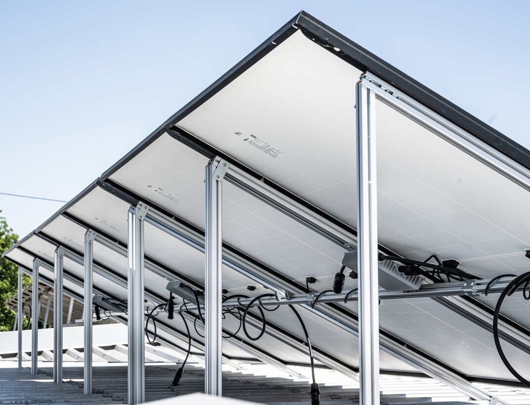 Supports de panneaux solaires sur un toit | © MUNK GmbH