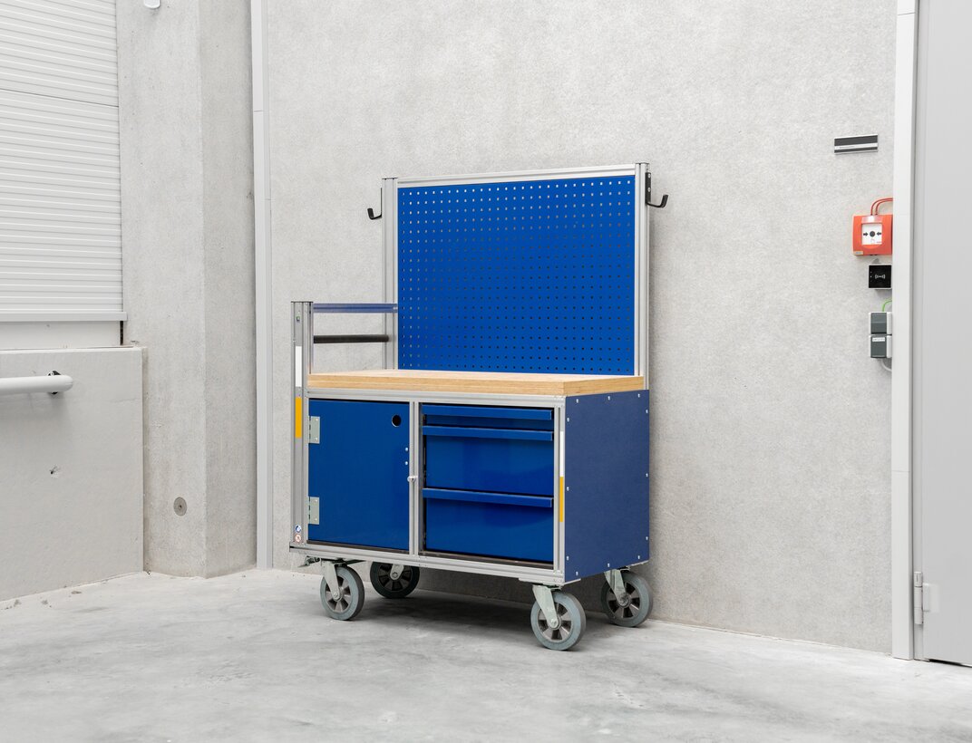Mobile Werkstatt, als Rollcontainer aufgebaut aus Alu-Profilen | © MUNK GmbH