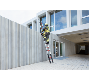 Échelle télescopique rouge DIN EN 1147 | © MUNK GmbH