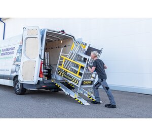 FlexxTower single-person scaffolding, loaded | © MUNK GmbH