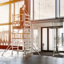 FlexxTower mit vorlaufendem Geländer | © MUNK GmbH