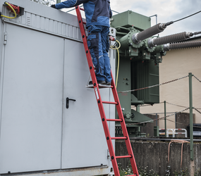 Anlegeleiter GFK ohne Trav. 12 Sprossen Anwendung | © MUNK GmbH
