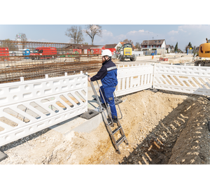 Step pit ladder in use | © MUNK GmbH