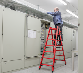 Stehleiter beids. begehbar GFK | © MUNK GmbH