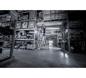 Stufen-Stehleiter 2x4 Stufen steckbar mit Einsteckteil | © MUNK GmbH