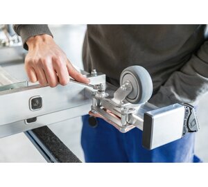 Monter kit d’équipement ultérieur roll-bar sur alu | © MUNK GmbH