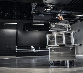 Caisses de transport empilables et chariots à plateaux dans l'application | © MUNK GmbH