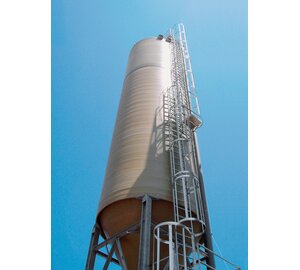 Multi-fl. vertical ladder on mech. equipment | © MUNK GmbH