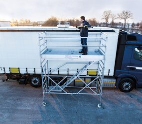 Échafaudage de dégivrage mobile avec camion | © MUNK GmbH