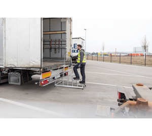 Work platform rigid w. handrail, app. | © MUNK GmbH