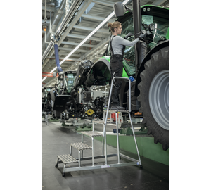 Work platform rigid w. handrail 5 steps, app. | © MUNK GmbH