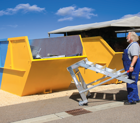 Marchepied mobile, larg. marche 1000 mm, 5 mar. | © MUNK GmbH