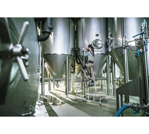 Light metal work platform, rigid 4 steps with handrail | © MUNK GmbH