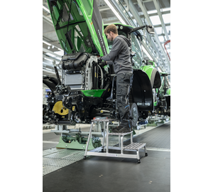 Arbeitspodest starr 3 Stufen Anwendung | © MUNK GmbH