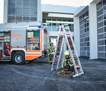 Feuerwehr-Multifunktionsleiter im Einsatz | © MUNK GmbH