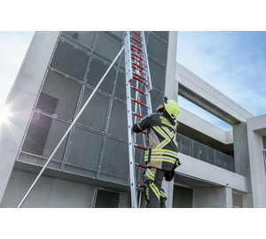 3-sect. rope-ext. ladder w. support DIN EN 1147  | © MUNK GmbH