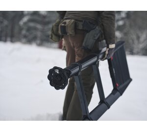 Rescueline 4.1 m black telescopic ladder with rail extension | © MUNK GmbH