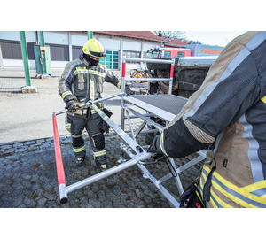 (FW) Rettungs- & Arbeitsplattform, nach DIN 14830 | © MUNK GmbH