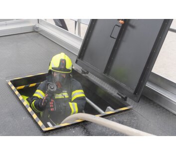 Atemschutzübungsanlage, Übung Dachluke 1 | © MUNK GmbH