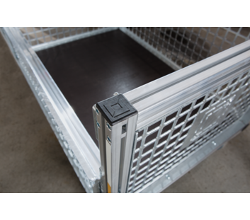 Embout plastique noir 40x40 mm | © MUNK GmbH