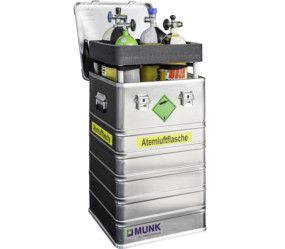 Transport box breathing air bottle labelled and contents | © MUNK GmbH