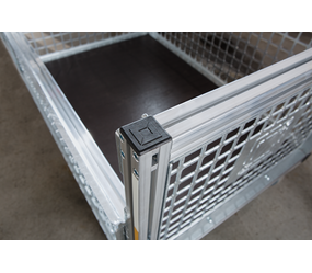 Abdeckkappe Kunststoff schwarz 40x40mm | © MUNK GmbH Abdeckkappe Kunststoff schwarz 40x40mm | © MUNK GmbH