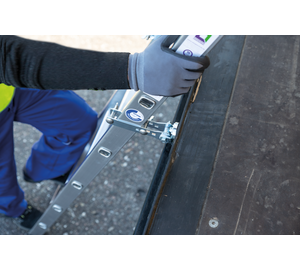 Step straight ladder, truck | © MUNK GmbH