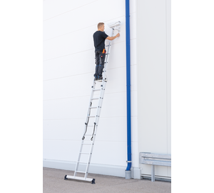 Multi-purpose ladder 2-sect. straight ladd. w. nivello® stab. | © MUNK GmbH Multi-p. ladd. 2-sect. str. ladd. w. nivello® stab | © MUNK GmbH