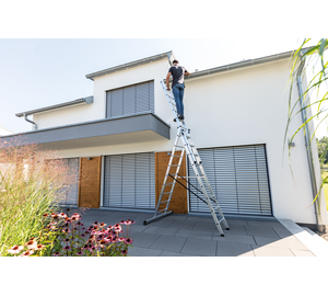 Multi-purpose ladder in use | © MUNK GmbH