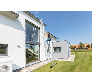 Multi-purpose ladder in use | © MUNK GmbH