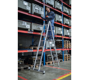 Éch. pliante 2part. av trav. nivello® 2x8 barr. Appl. marchepied | © MUNK GmbH