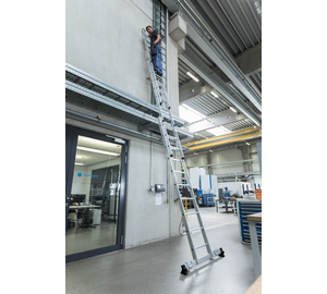 Multi-purpose ladder with nivello® stabiliser 3x10 rungs straight ladder | © MUNK GmbH Multi-p.ladd. w. niv.stab. 3x10 rgs, str.ladder | © MUNK GmbH
