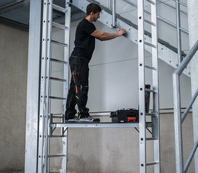 Multi-p.ladd. w. niv.stab. 3x10 rungs brid.pf. | © MUNK GmbH