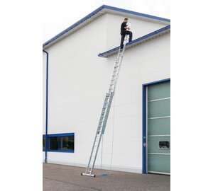 Rope-extension ladder 3-section with nivello® stabiliser 3x16 rungs application | © MUNK GmbH Rope-ext. ladd. 3-sect.w. niv. stab. 3x16 rgs app. | © MUNK GmbH