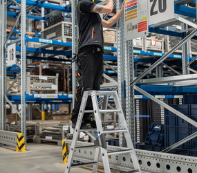 Échelle double 2 côtés avec clip-step 2x5 marches Appl. | © MUNK GmbH