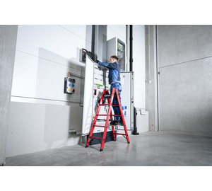 Stehleiter GFK 2x5 Spr Anwendung | © MUNK GmbH