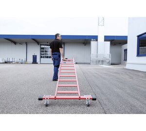 Nachrüstsatz roll-bar an GFK Anlegeleiter | © MUNK GmbH