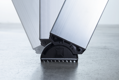 Nivello-Leiterfuß, dreimal geneigt | © MUNK GmbH