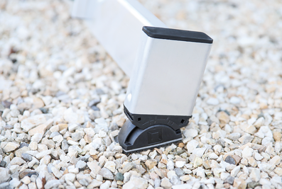 Nivello ladder shoe on gravel | © MUNK GmbH
