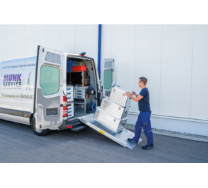 Ladebrücke zur Fahrzeugbe- & -entladung Anwendung | © MUNK GmbH