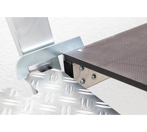 Plattform für Klapptritte einhängen Detailbild | © MUNK GmbH
