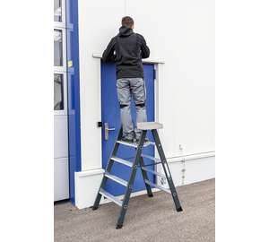 Marchepd pliant 4 mar. av cuvette porte-out. Appl. | © MUNK GmbH