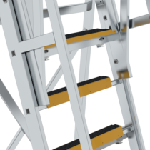 Tanker ladder step padding R 13 | © MUNK GmbH