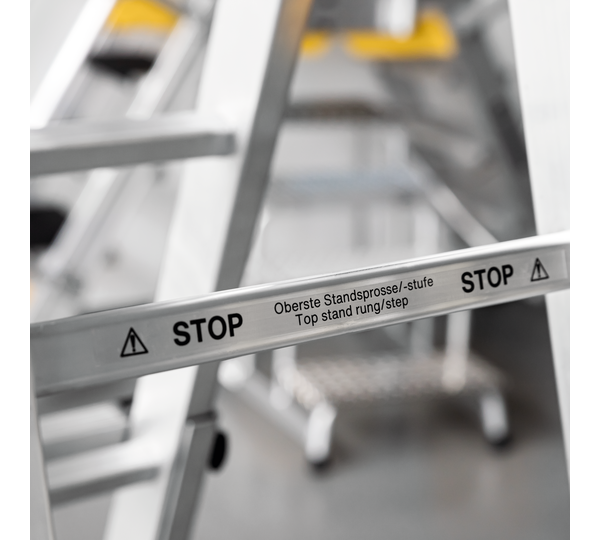 Aufkleber letzte begehbare Stufe / Sprosse | © MUNK GmbH