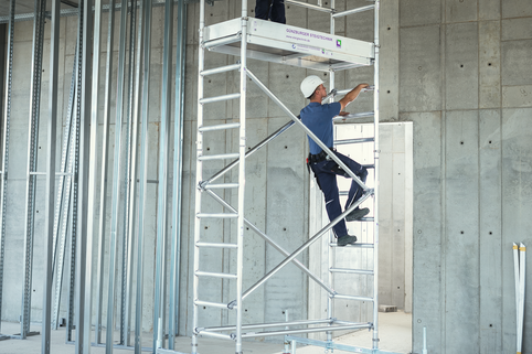 Mob. scaf. 0.75x1.80 m,w. chass. bar pf H=3.45 m | © MUNK GmbH
