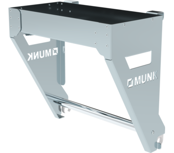 Storage tray for railings, flush with clip, depth 100 mm, front view | © MUNK GmbH