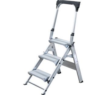 Folding steps with retaining bracket 3 steps | © MUNK GmbH