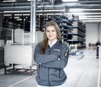 Travailleuse d'été chez MUNK Group | © MUNK GmbH